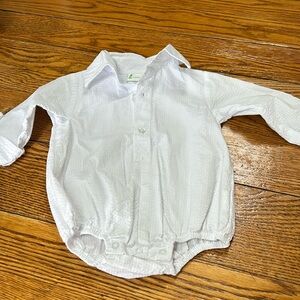 Zuccini brand infants white cotton one piece.  Waffle texture. Size 12 months.